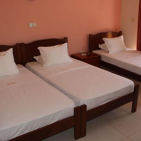 Restaurante Residencial Nova Cidade Porto Novo Eksteriør bilde