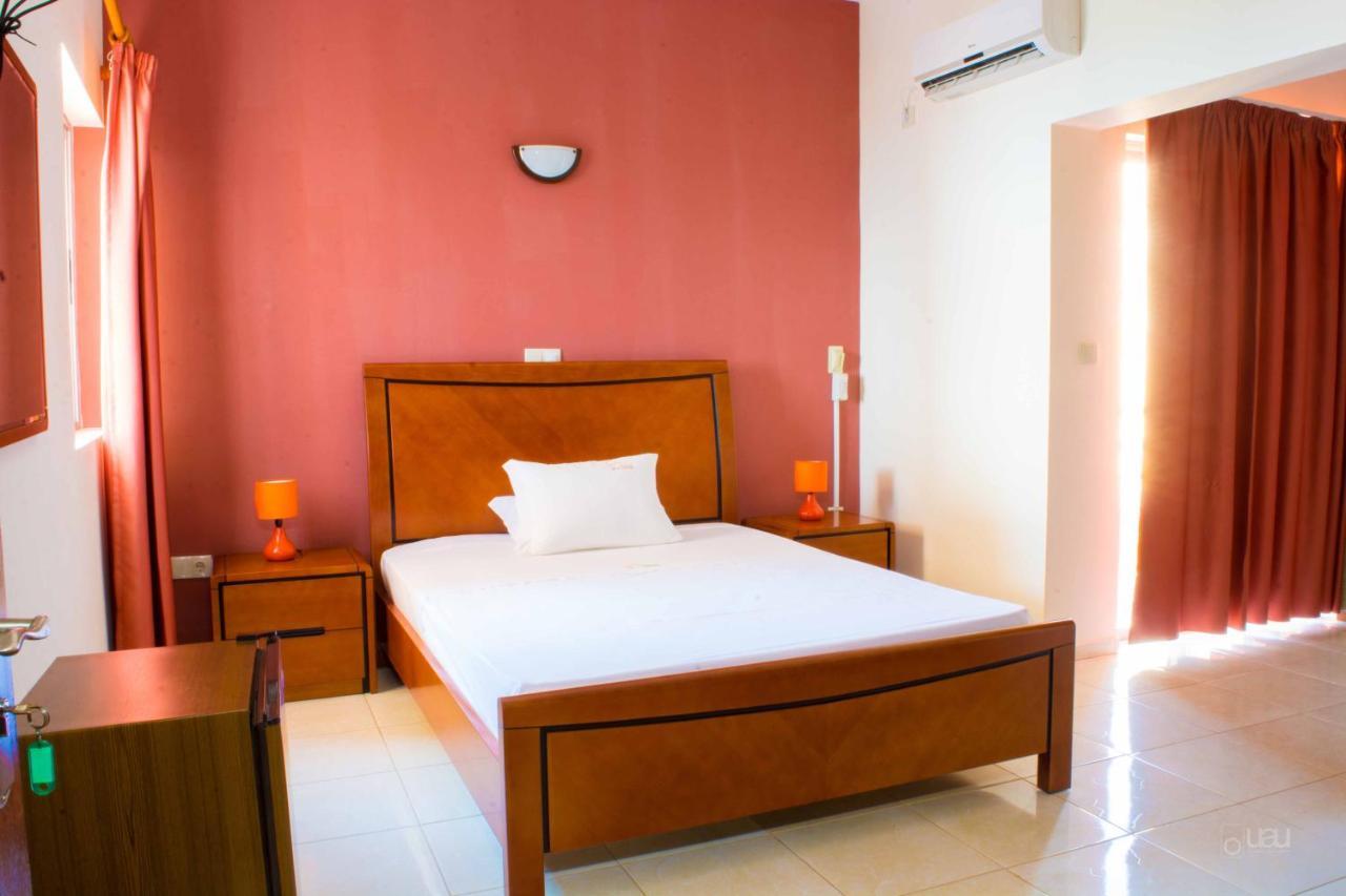 Restaurante Residencial Nova Cidade Porto Novo Eksteriør bilde